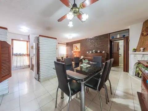 Casa en Venta con 1 cochera