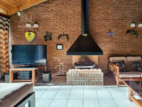 Casa 5 ambientes con 3 baños