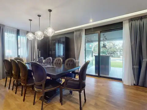 Casa 5 ambientes con 3 baños