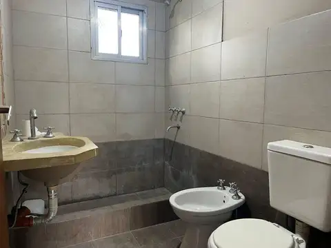 Casa en alquiler - 2 Dormitorios 2 Baños - La Plata