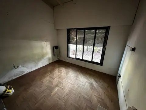 CASA A RECICLAR EN VENTA - MANUEL B. GONNET