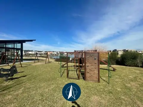 Lote al lago en venta en Carpinchos, Nordelta.