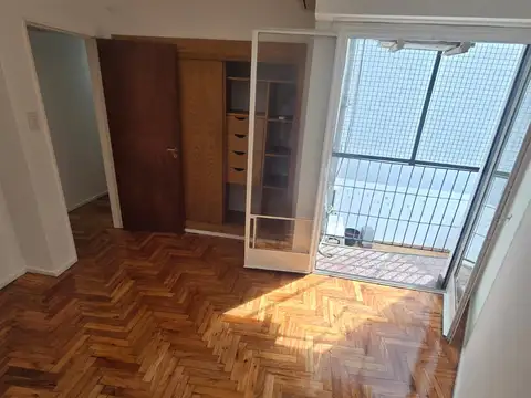 Coronel Ramón Lorenzo Falcón 5400, Piso 1