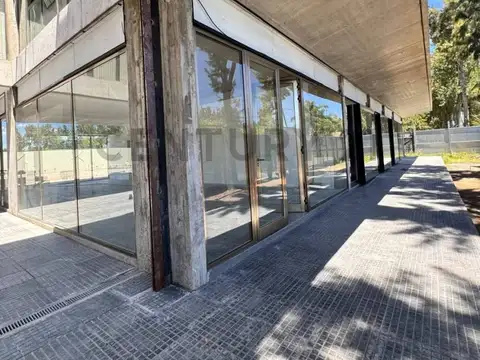 Local en Alquiler en Joaquin Gorina, USD 2.000