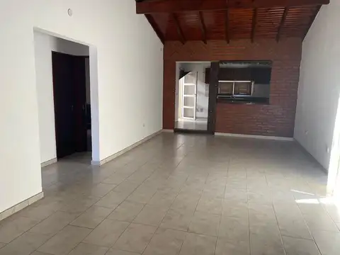 Casa  en alquiler pueblo nuevo lujan calle Los acers y peñaloza