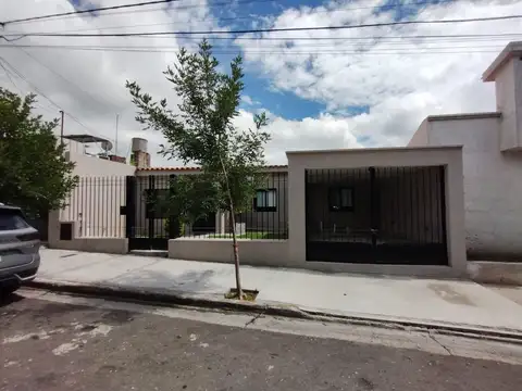 Casa en Venta en San Fdo del Valle de Catamarca, USD 290.000