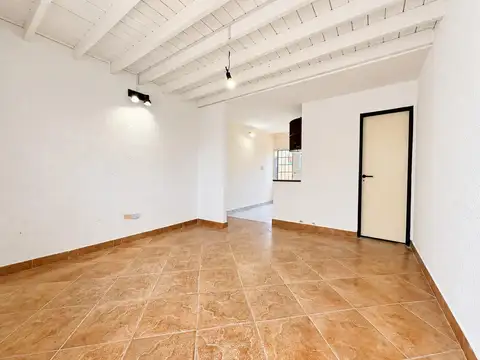 Casa en Alquiler en Villa Sarmiento, $ 650.000
