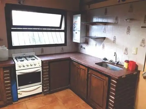 PH en venta 2 ambientes más local en esquina - Fortunato de la Plaza