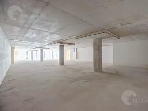 Oficina en Alquiler con 2 cocheras