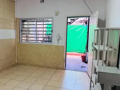 Depto Tipo Casa en Alquiler en Carapachay, $ 700.000