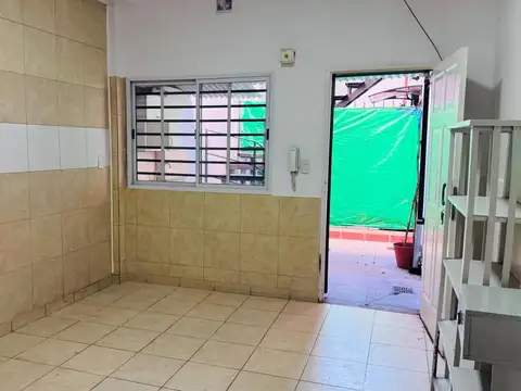 Depto Tipo Casa 2 ambientes con 1 baño