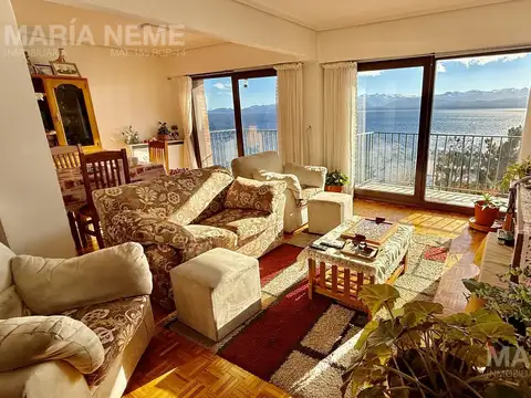 Se vende excelente departamento frente al lago