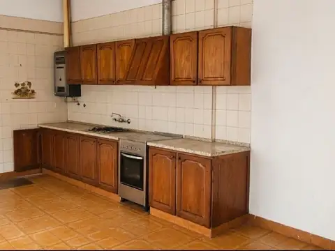 Casa 7 ambientes con 3 baños