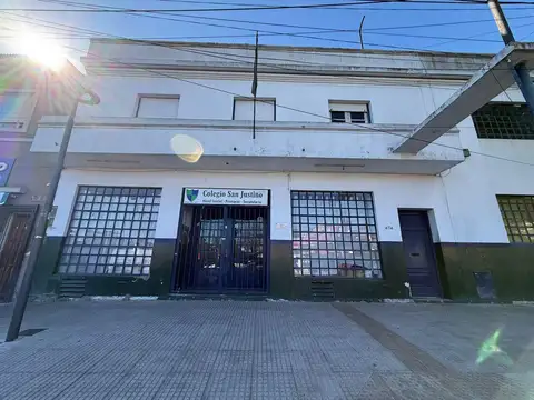 Avenida Calchaqui al 400
