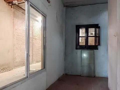 Galpon con oficinas Italia  al 3200