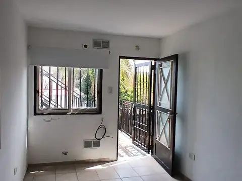 Depto Tipo Casa en Venta de 1 dormitorio