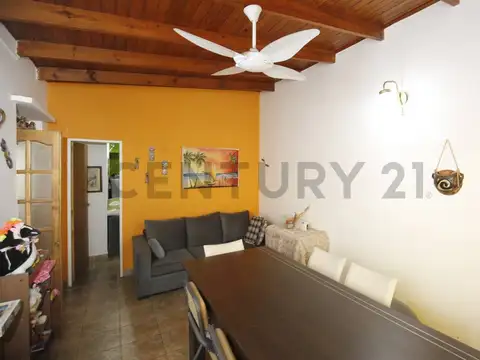 Casa 4 ambientes con 1 baño