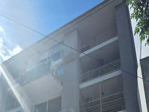 Besares 3000, Piso 1