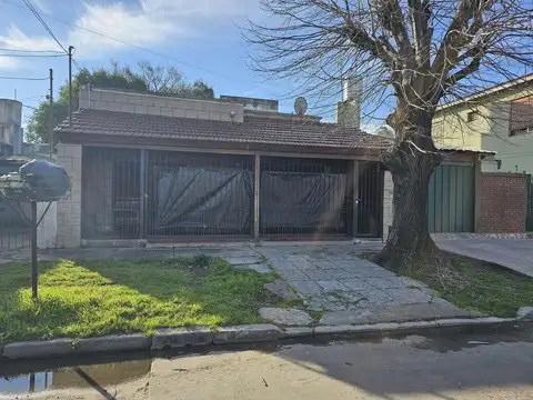 Casa en Alquiler en Llavallol, $ 580.000