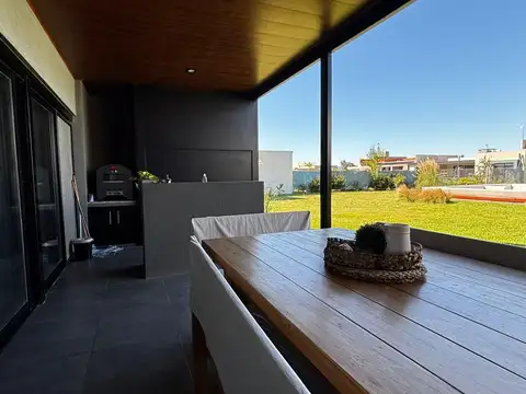 Casa en Venta al Oeste
