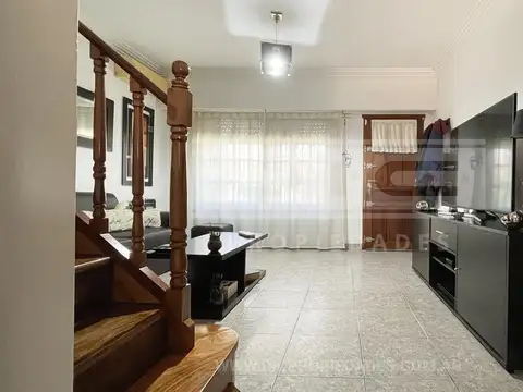 Casa 5 ambientes con 1 baño