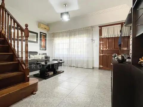 Casa 5 ambientes con 1 baño