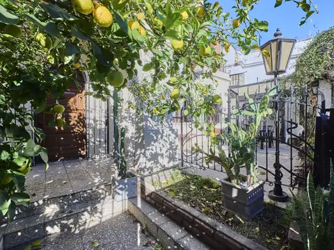 Casa en Venta con 3 cocheras