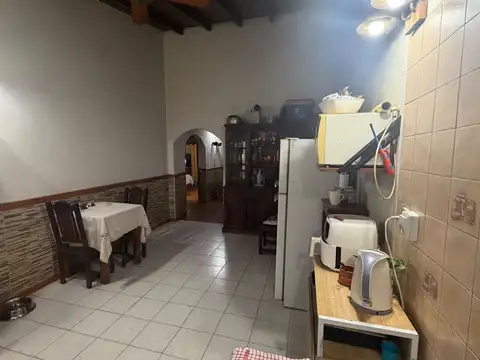 Casa en Venta con 3 cocheras
