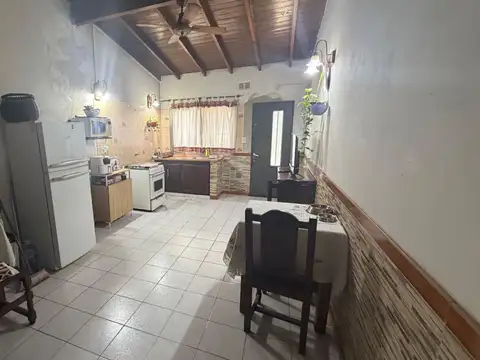 Casa 4 ambientes con 1 baño