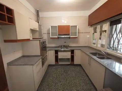 Depto Tipo Casa en Alquiler de 3 ambientes