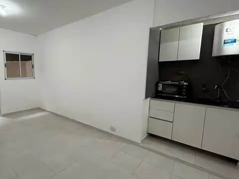 MONOAMBIENTE CON PATIO APTO PROFESIONAL