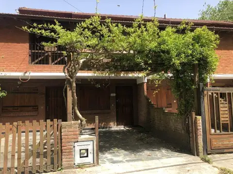 OPORTUNIDAD - DUPLEX 4 AMB - CON GAS NATURAL 