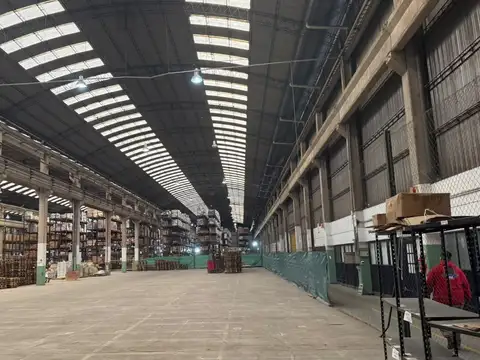 Importante centro logístico con 4.000 m2 cubiertos en Tortuguitas