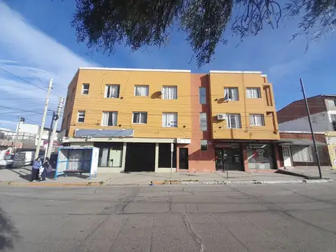 DEPARTAMENTO 1 DORMITORIO SOBRE AVENIDA PRINCIPAL 