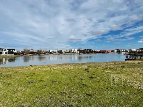 Lote a la laguna en venta, Barrio Norte, El Cantón, Escobar