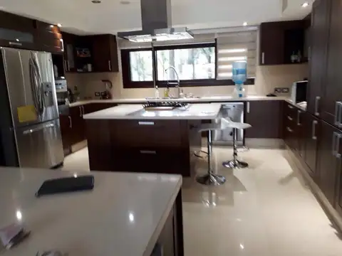 Casa en Venta de 5 dormitorios