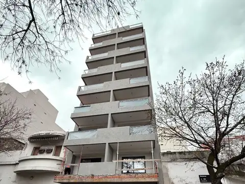 VENTA MONOAMBIENTE AL FRENTE CON BALCON!