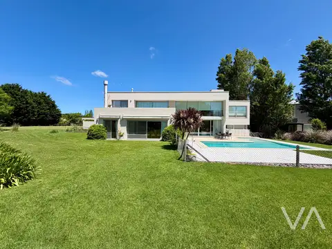 Espectacular casa con 5 dormitorios. Piscina. Los Sauces, Rumenco.