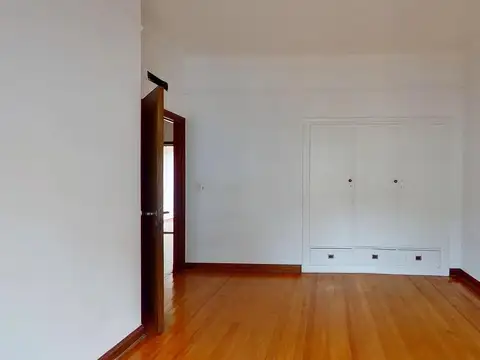 Casa en Alquiler con 1 cochera