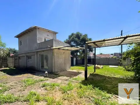Casa en venta - 2 Dormitorios 2 Baños - Mar del Plata