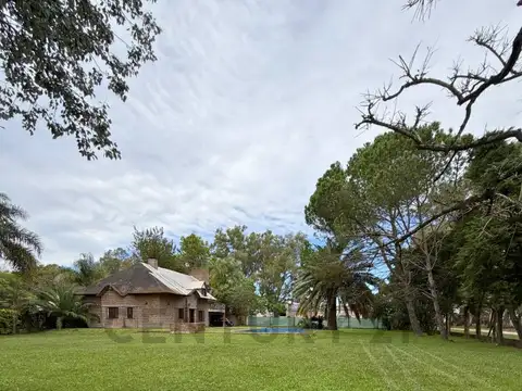 Venta de terreno en Sauce Viejo sobre  calle Canadá