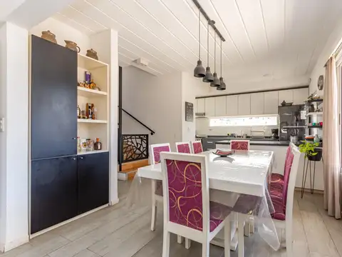 Casa 5 ambientes con 2 baños