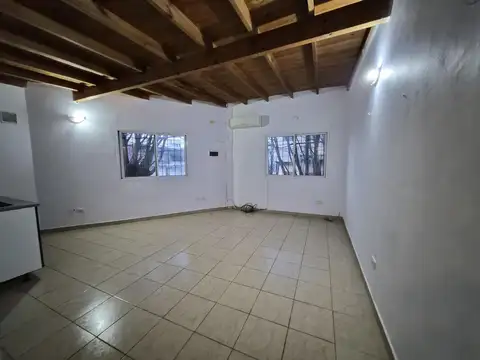 Depto Tipo Casa en Alquiler de 1 dormitorio