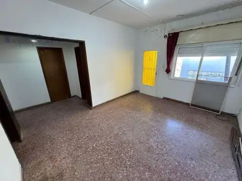 PH en venta 3 amb a reciclar-patio-terraza