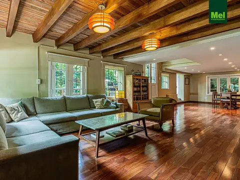 Casa 5 ambientes con 3 baños