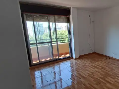 VENTA- DEPARTAMENTO DOS DORMITORIOS CON COCHERA APTO CREDITO- CENTRO