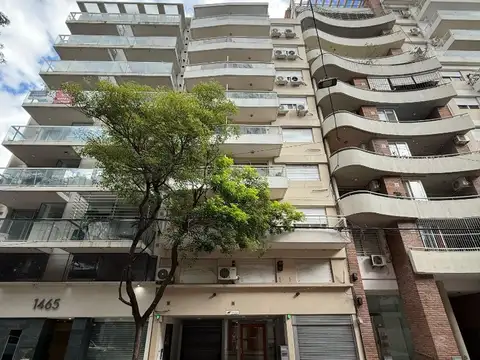 Depto dos dormitorios, excelente zona, con cochera, radiadores, dos baños, luminoso