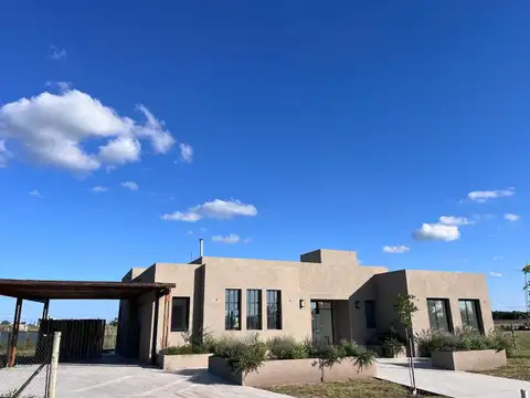 CASA EN VENTA EN PERGAMINO A ESTRENAR 