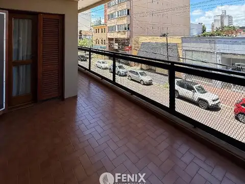 Bolivar entre Gral. Paz y 25 de Mayo