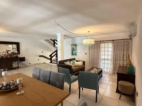 Casa en Venta en Posadas, USD 450.000